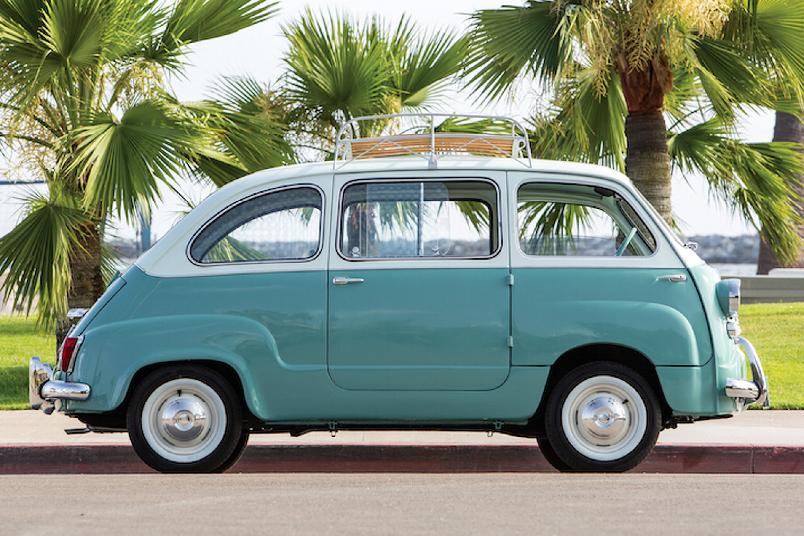 Fiat 600 Multipla 与 Porsche Race Van Concept。