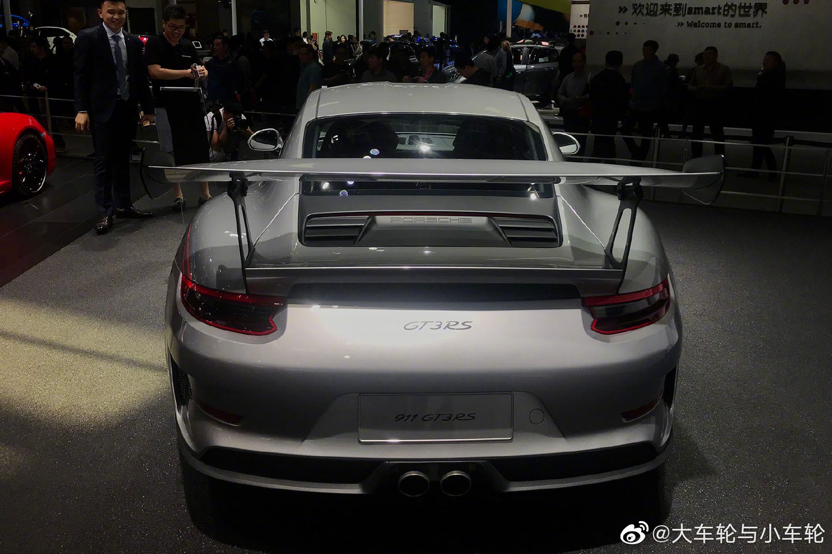 豪车阵丰田86交通安全你我他容，看得眼花缭乱，这是哪款车型吗