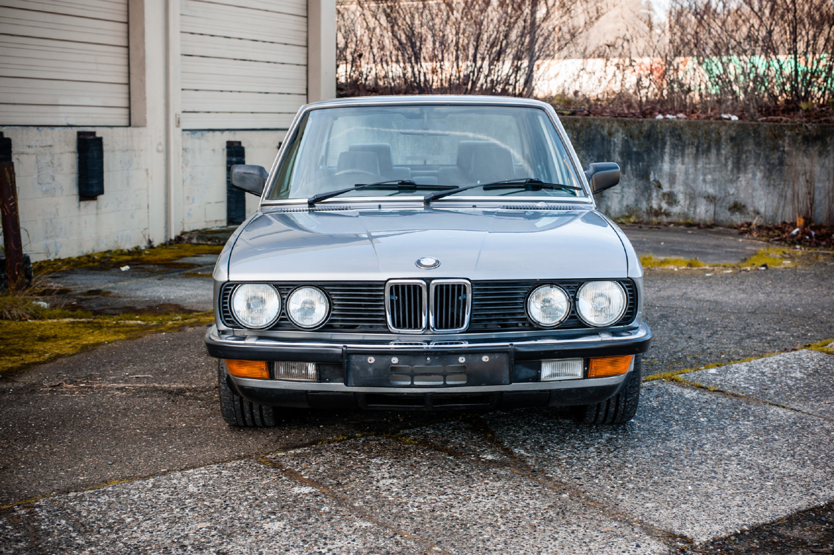 2l直列六缸引擎和六速手波的bmw e28 528i