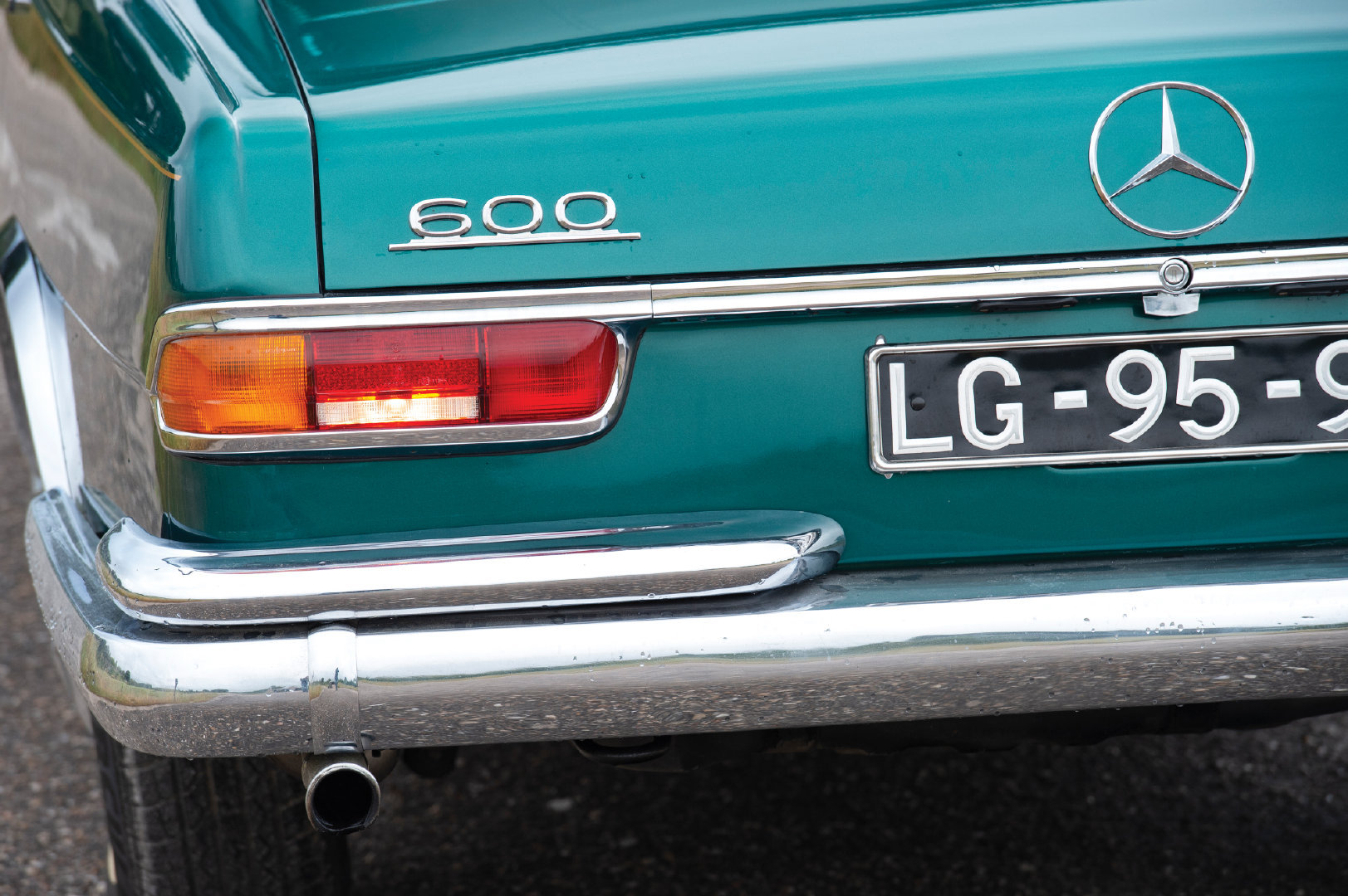 奔驰S级的老祖宗， 贵族绿1966年 Mercedes Benz 600 。