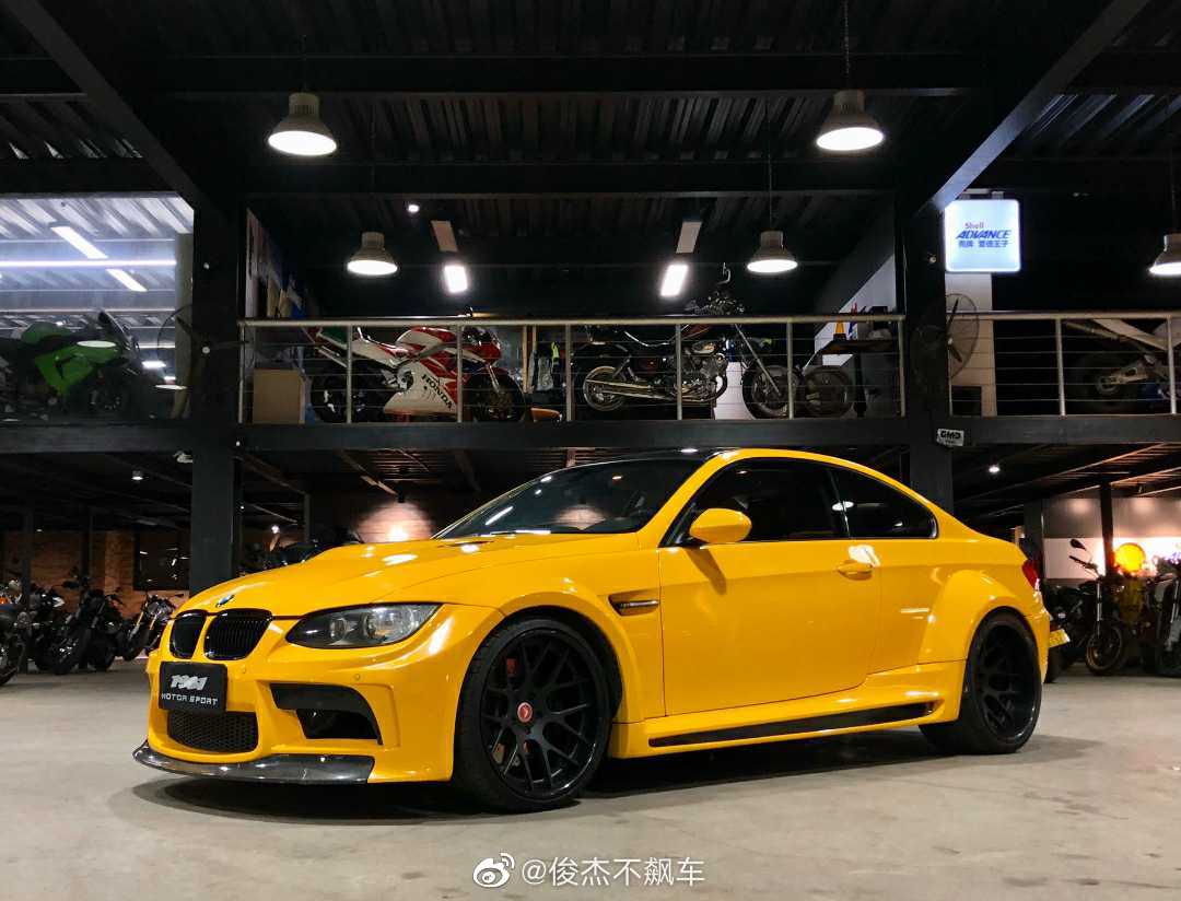 宝马 E92 M3，4.0L V8。M3 大 V8 的绝唱。