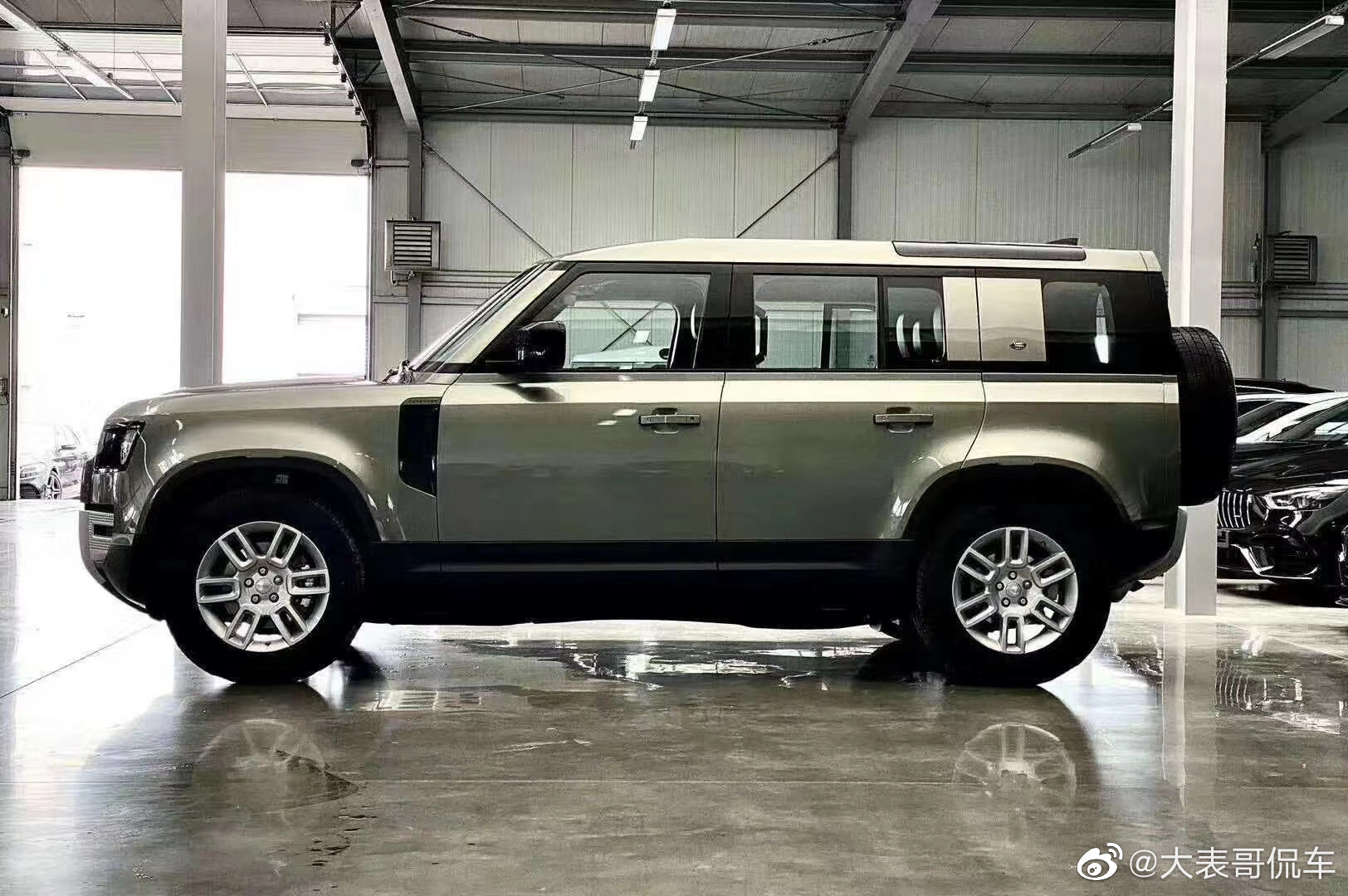 国六的路虎卫士，相比于老款车型，你更喜欢新款还是老款？