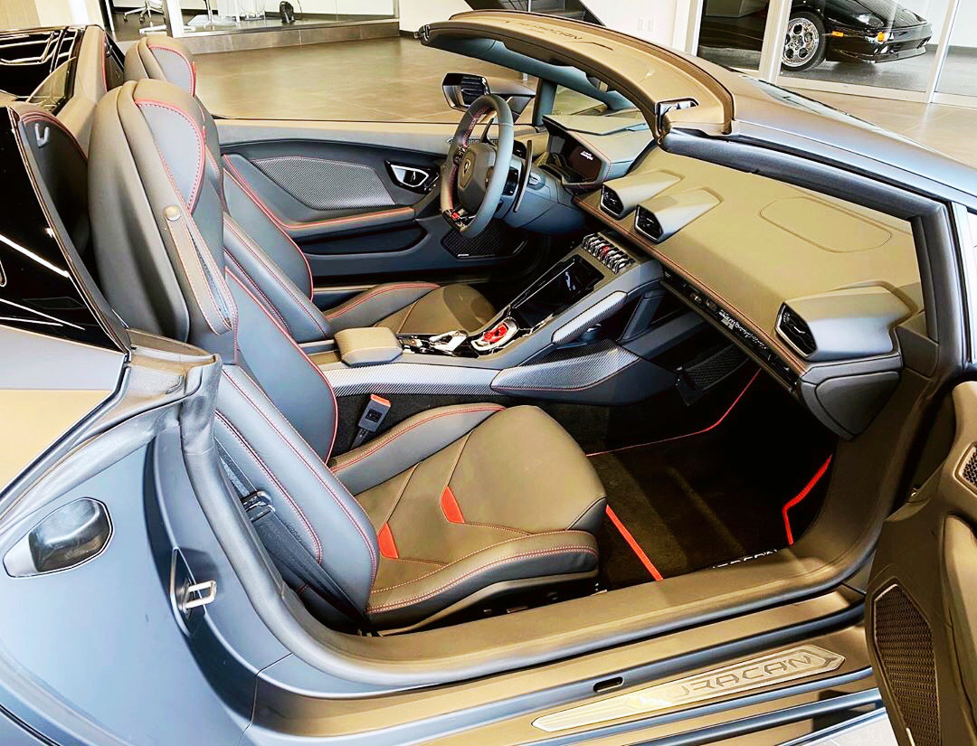 Lamborghini Huracan EVO Spyder  前脸是不是很帅气呢？