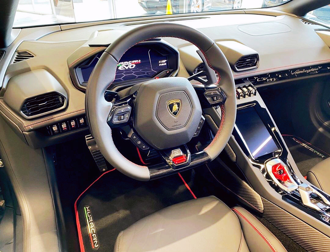 Lamborghini Huracan EVO Spyder  前脸是不是很帅气呢？