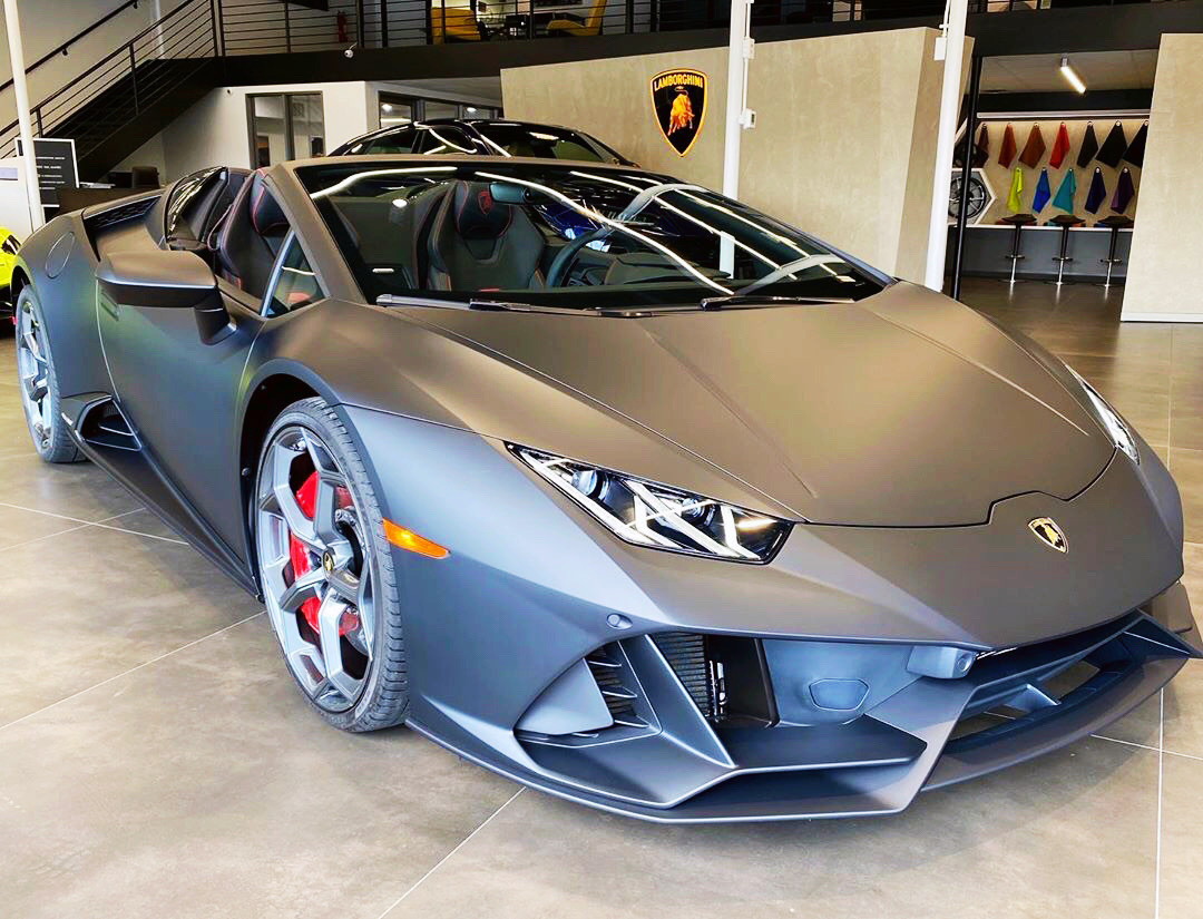 Lamborghini Huracan EVO Spyder  前脸是不是很帅气呢？