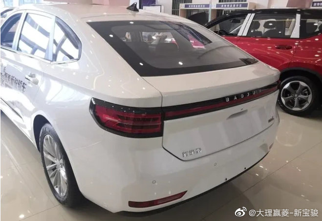 新宝骏打造的平民轿跑，轴距2.7米，配钻石车标，6万可入手