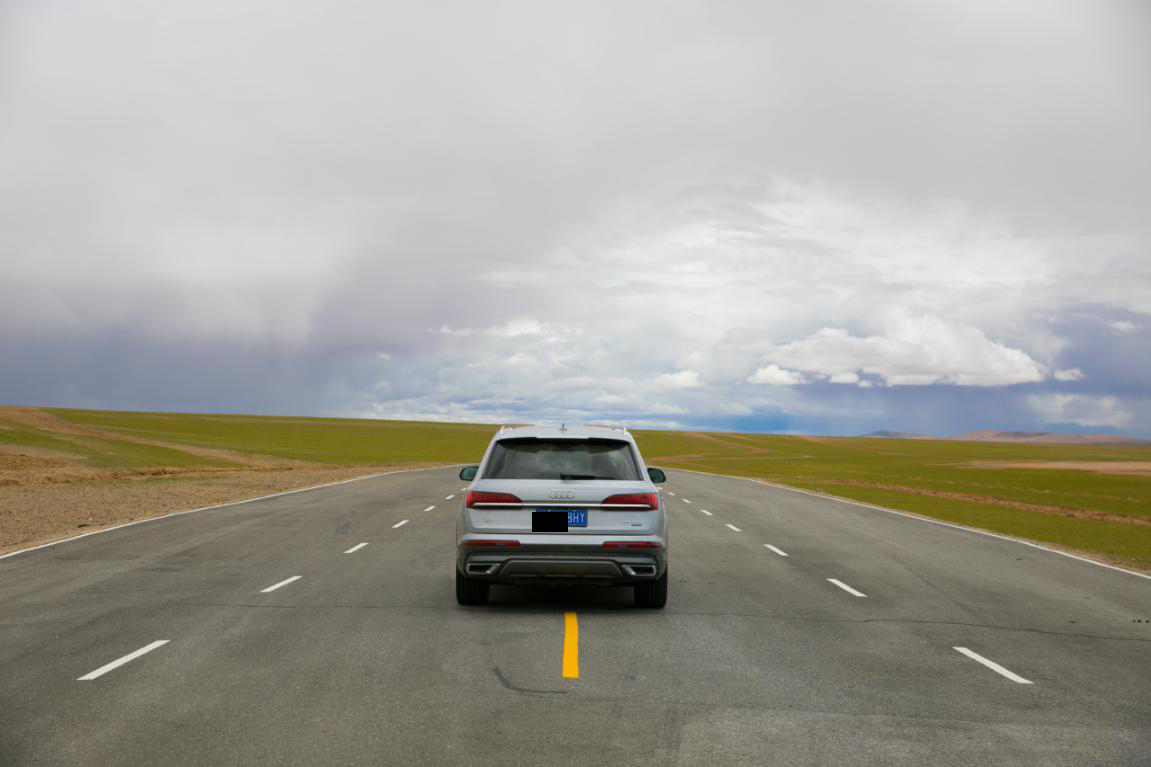 奥迪全新Q7很适合这样的旅行场景。