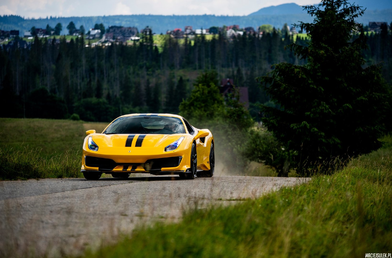 Ferrari 488 Pista，这组图让人舒服
