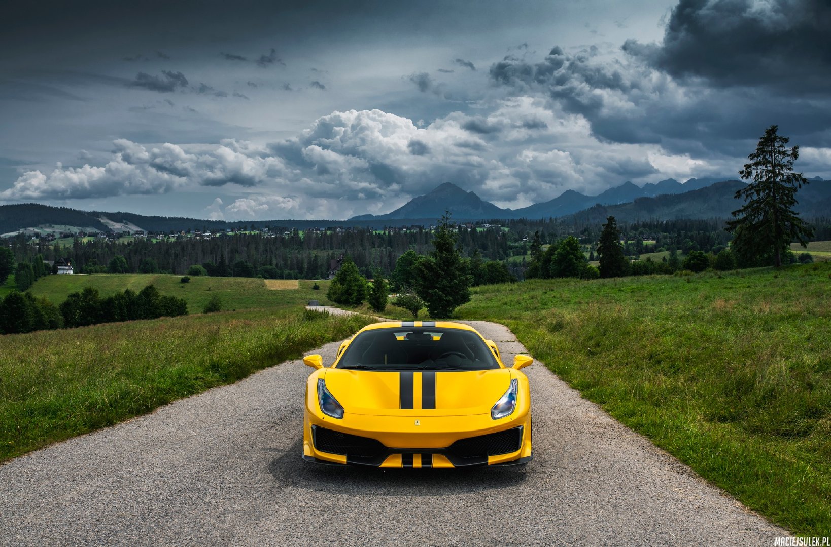 Ferrari 488 Pista，这组图让人舒服