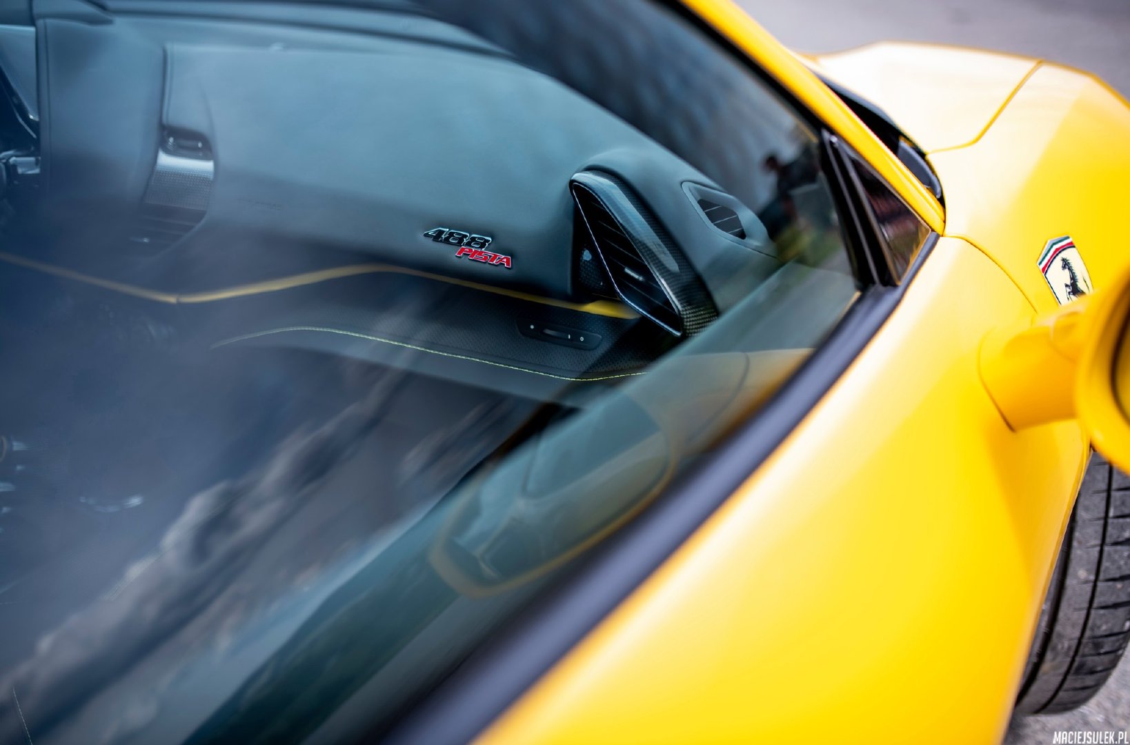 Ferrari 488 Pista，这组图让人舒服