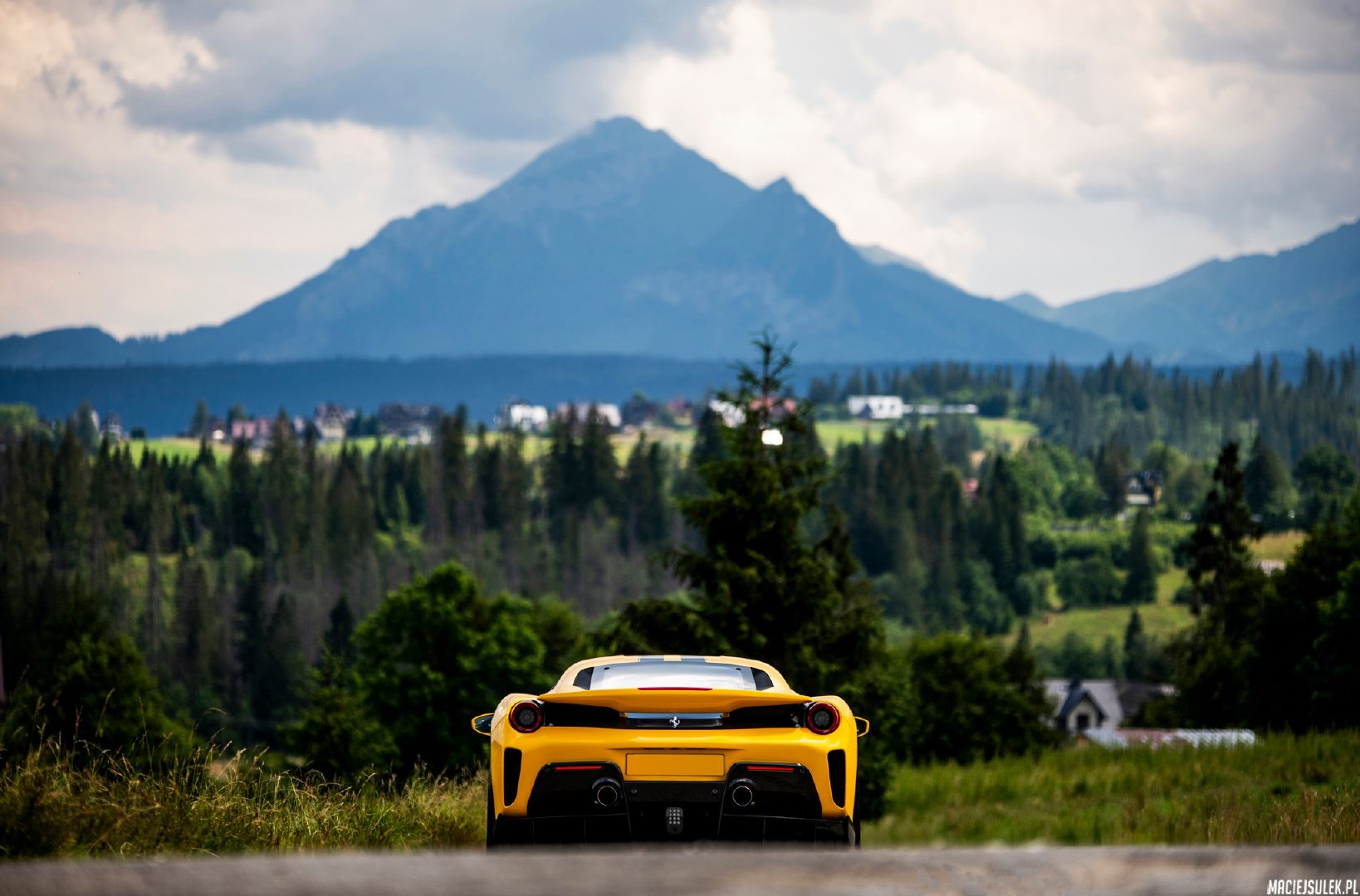 Ferrari 488 Pista，这组图让人舒服