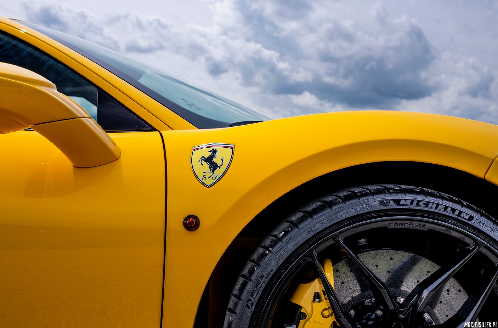 Ferrari 488 Pista，这组图让人舒服