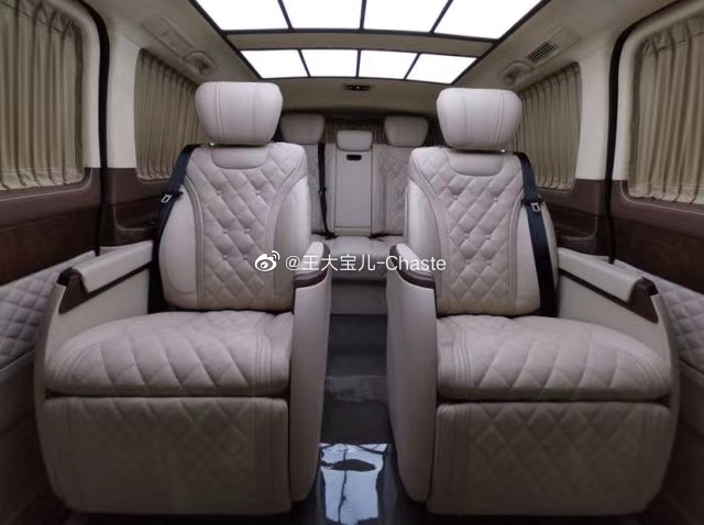 汽车美图赏析：奔驰V250 迈巴赫VS680限量版