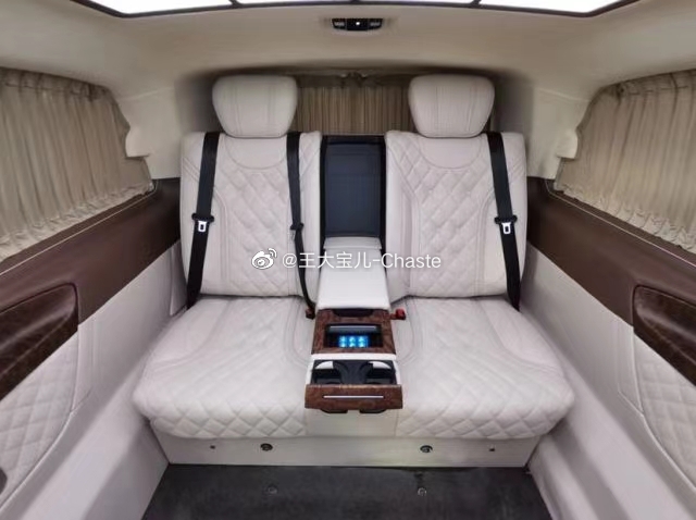 汽车美图赏析：奔驰V250 迈巴赫VS680限量版