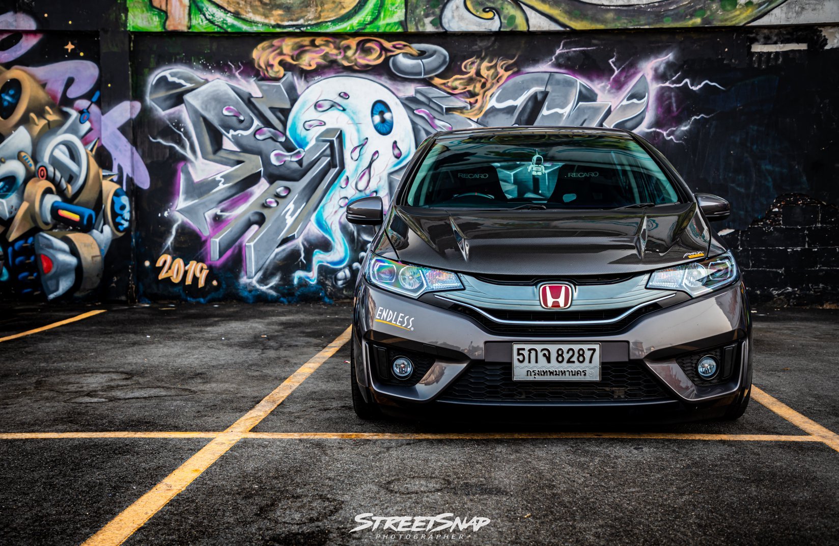 这个灰色的 三代目 本田飞度 GK5 国产木有，这颜色你们喜欢不