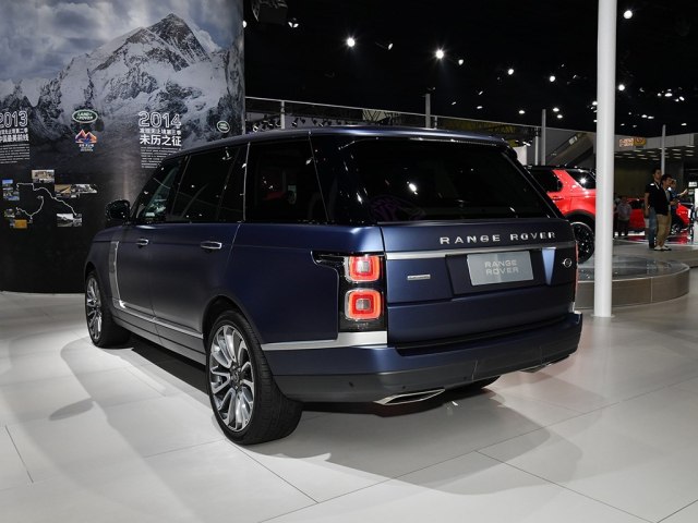 好看的汽车图片：路虎揽胜尊崇创世加长版