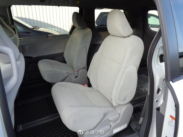 最喜欢的一款车型，空间真是变态大 丰田塞纳