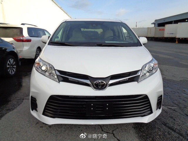 最喜欢的一款车型，空间真是变态大 丰田塞纳