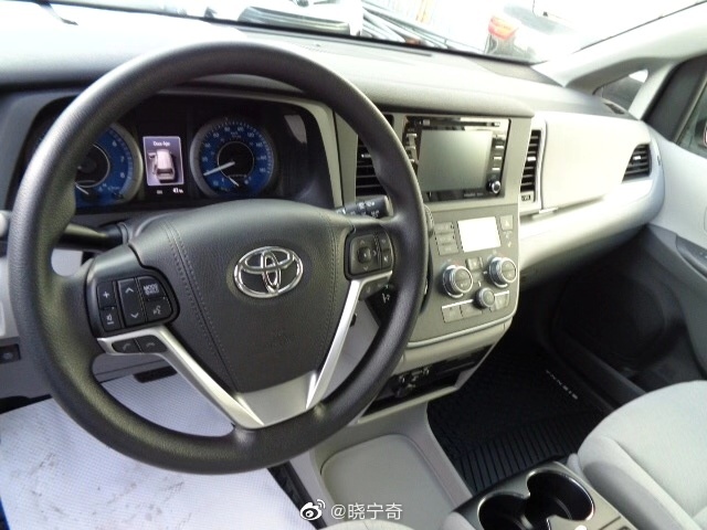 最喜欢的一款车型，空间真是变态大 丰田塞纳