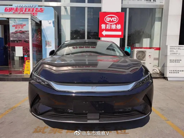 好看的汽车图片：比亚迪VS特斯拉，不服就战