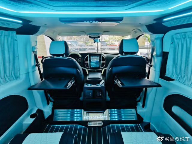 汽车美图抢先看：奔驰威霆迈巴赫7座商务国六