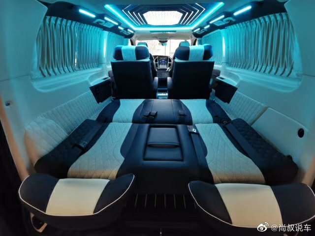 汽车美图抢先看：奔驰威霆迈巴赫7座商务国六