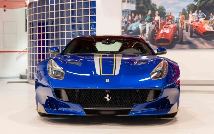 Ferrari F12 tdf 超级耐看型，嘿嘿嘿~