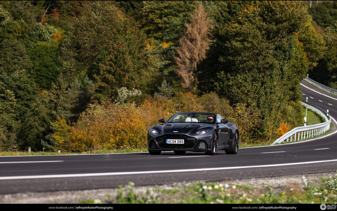 Aston Martin DBS Superleggera Volante 这车身设计太漂亮了！