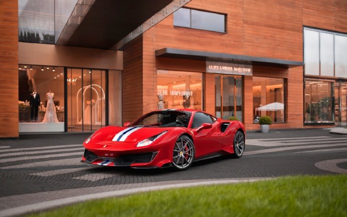 法拉利的经典款，诱惑力满分的红，心动了！