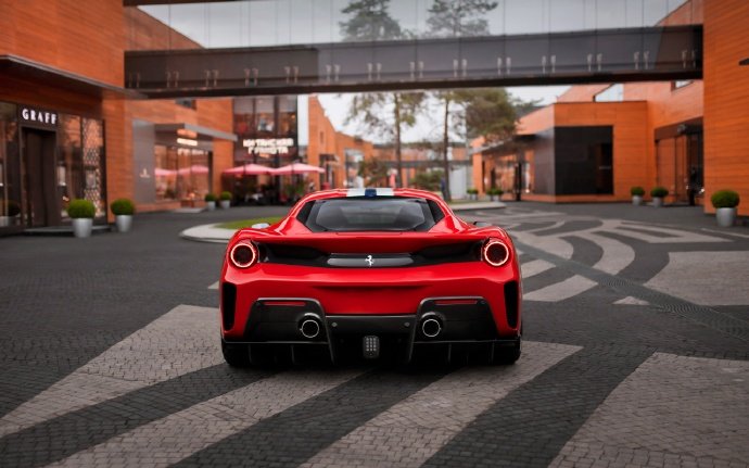 法拉利的经典款，诱惑力满分的红，心动了！