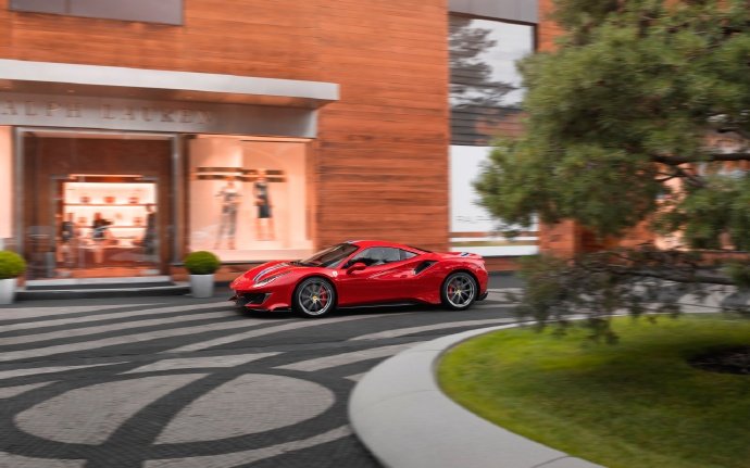 法拉利的经典款，诱惑力满分的红，心动了！