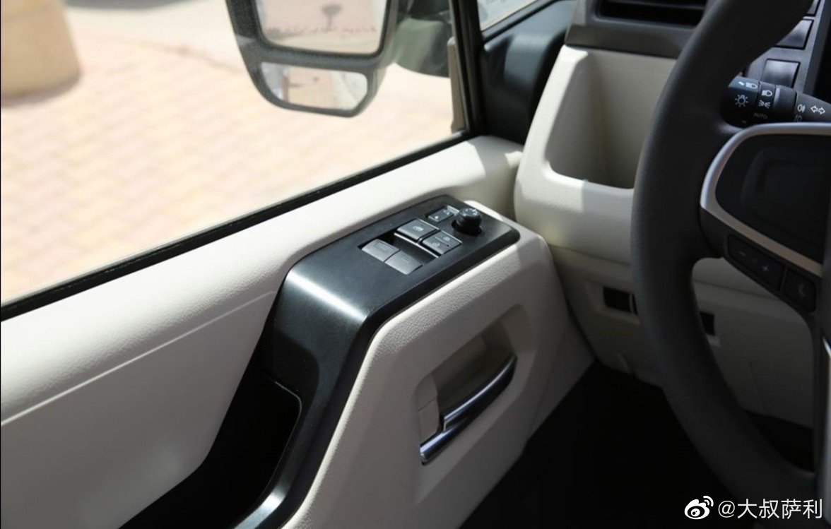 丰田海狮怎么越来越像福特全顺了……