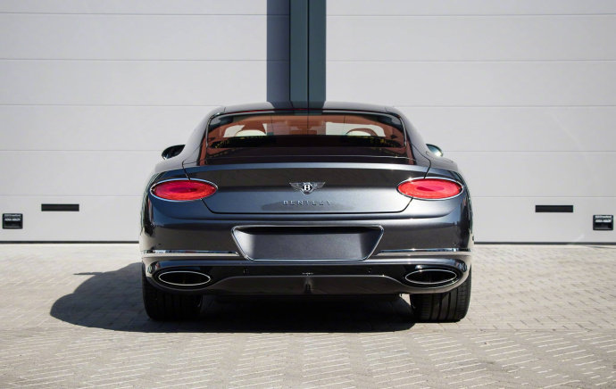 宾利欧陆太漂亮了，这是心动的感觉？