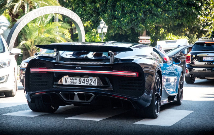 布加迪Bugatti Chiron，被深深的吸引住了~