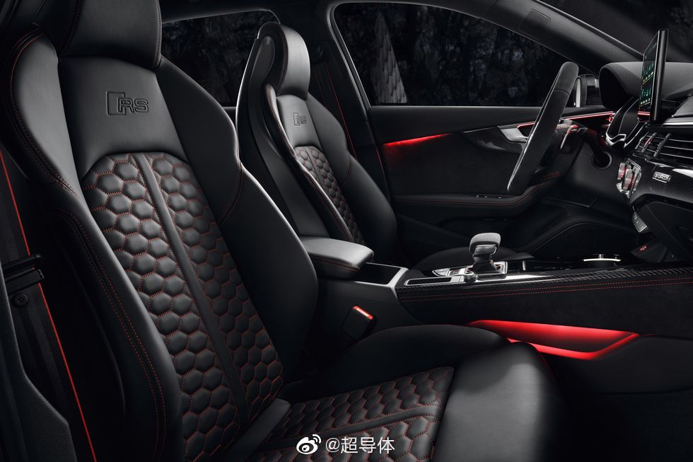 奥迪RS4：实车真的太漂亮了！