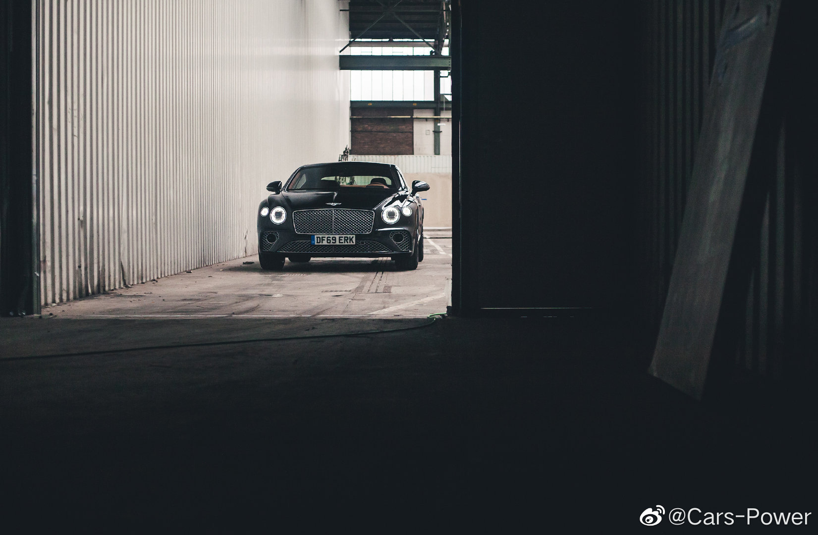 好看的汽车图片：梦想GT车型 全新宾利欧陆GT