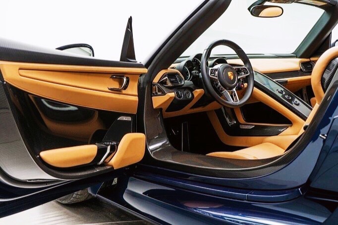 Porsche 918 Spyder,不知道什么时候能见到真容……