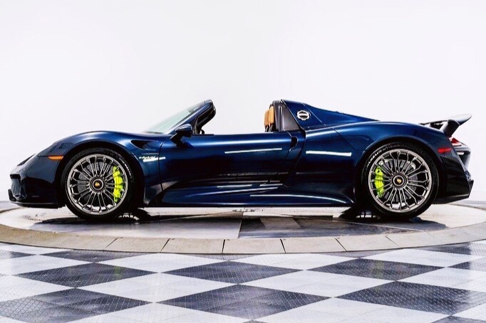 Porsche 918 Spyder,不知道什么时候能见到真容……