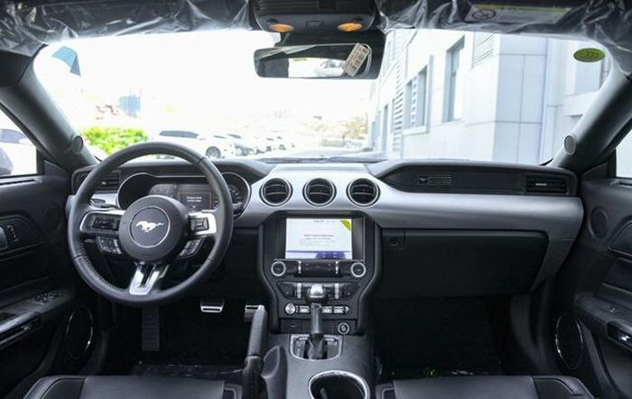 年轻人都有一个跑车梦，平民跑车Mustang了解一下。