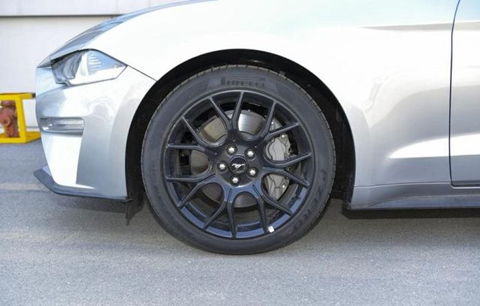 年轻人都有一个跑车梦，平民跑车Mustang了解一下。