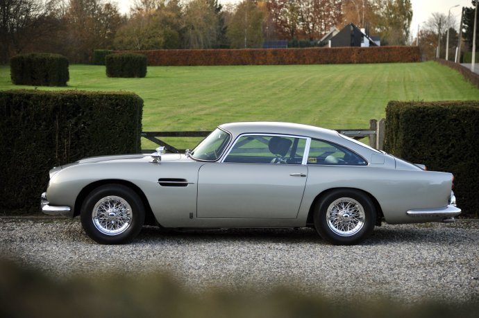 Aston Martin DB5 典范又复古~