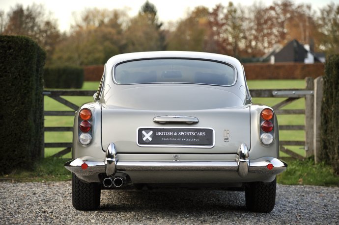 Aston Martin DB5 典范又复古~