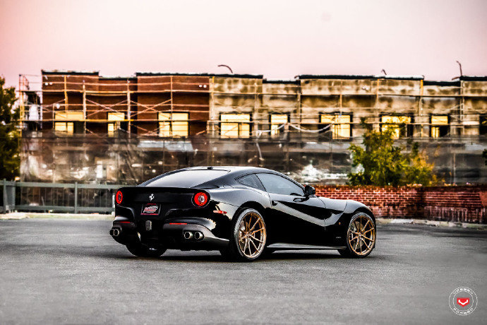 Ferrari F12 & Audi R8 好看极了