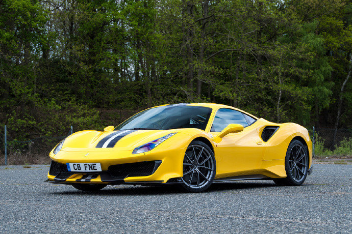 好看的汽车图片：Ferrari 488 Pista ~帅