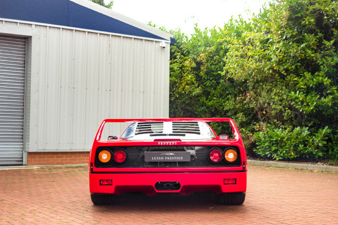 好看的汽车：Ferrari F40 酷炫十足