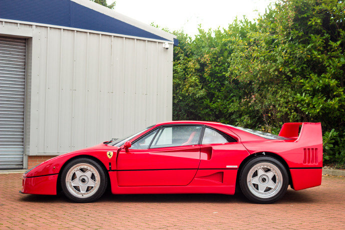 好看的汽车：Ferrari F40 酷炫十足