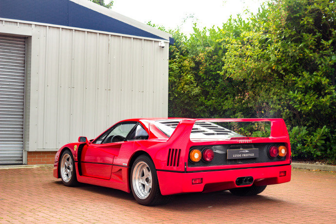 好看的汽车：Ferrari F40 酷炫十足