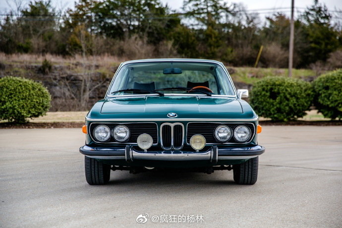 宝马e9,70年代的车,修复后依然能散发出汽车的魅力.