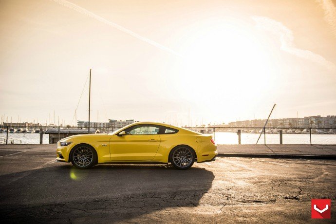 汽车美图抢先看：美式肌肉车~Mustang GT~