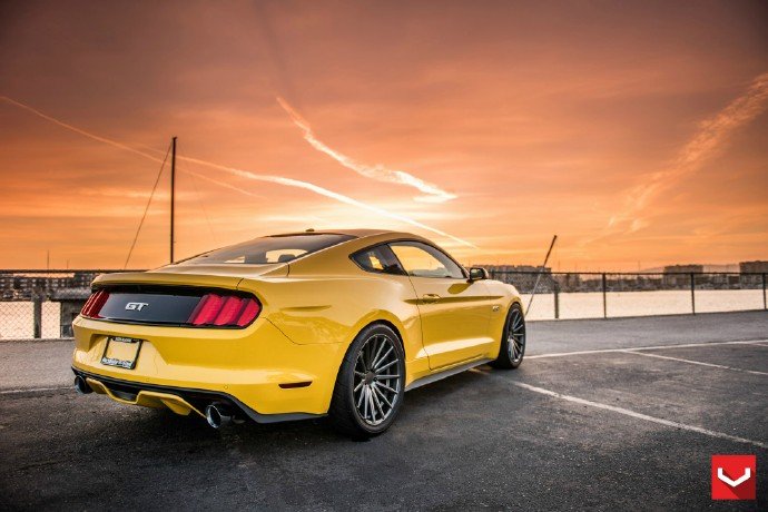 汽车美图抢先看：美式肌肉车~Mustang GT~